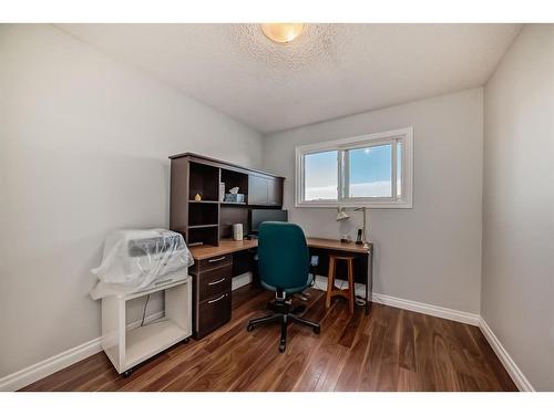 11 Templeson Way Ne, Calgary, AB - Indoor Photo Showing Office