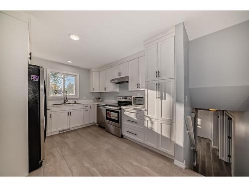 11 Templeson Way Ne, Calgary, AB - Indoor Photo Showing Kitchen