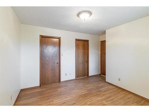 3908 14 Avenue Ne, Calgary, AB - Indoor Photo Showing Other Room