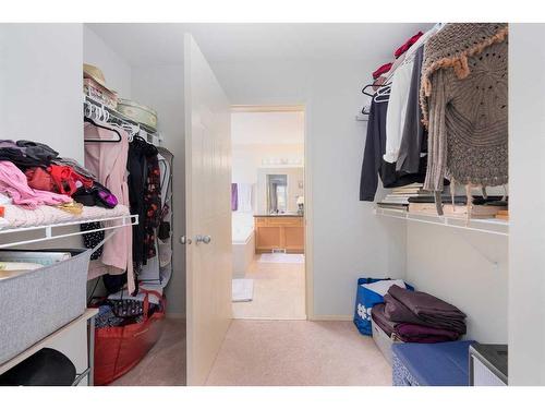 18 Valley Crest Close Nw, Calgary, AB - Indoor With Storage