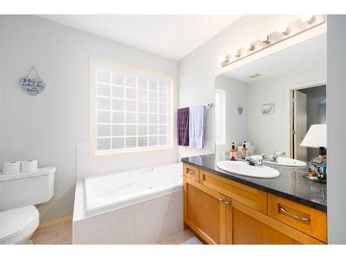 18 Valley Crest Close Nw, Calgary, AB - Indoor Photo Showing Bathroom