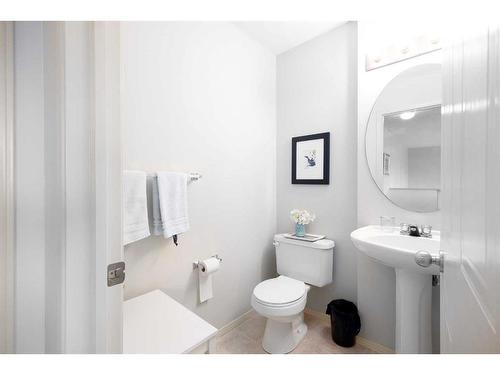 18 Valley Crest Close Nw, Calgary, AB - Indoor Photo Showing Bathroom