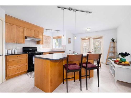 18 Valley Crest Close Nw, Calgary, AB - Indoor Photo Showing Kitchen