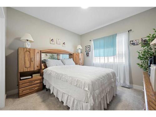 11 Ian Way, Sylvan Lake, AB - Indoor Photo Showing Bedroom