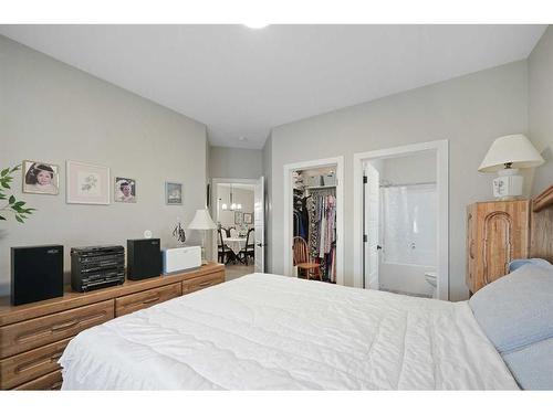 11 Ian Way, Sylvan Lake, AB - Indoor Photo Showing Bedroom