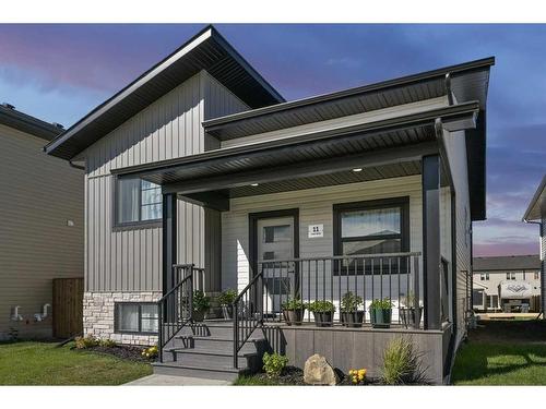 11 Ian Way, Sylvan Lake, AB - Outdoor