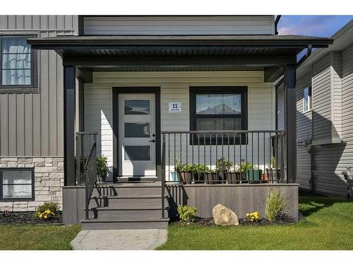 11 Ian Way, Sylvan Lake, AB - Outdoor