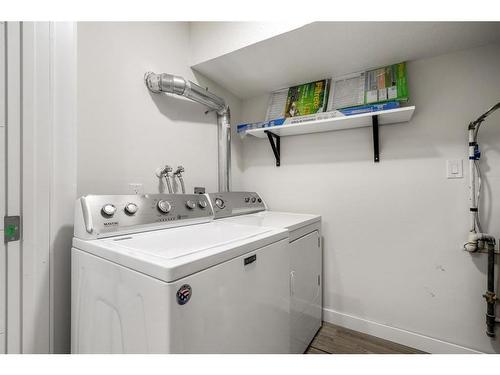 513-200 Brookpark Drive Sw, Calgary, AB - Indoor Photo Showing Laundry Room