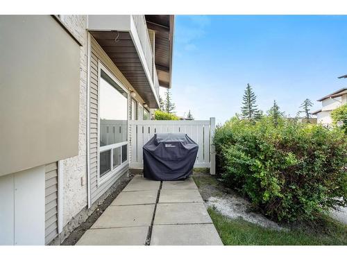 513-200 Brookpark Drive Sw, Calgary, AB - Outdoor With Exterior