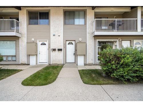 513-200 Brookpark Drive Sw, Calgary, AB - Outdoor With Facade