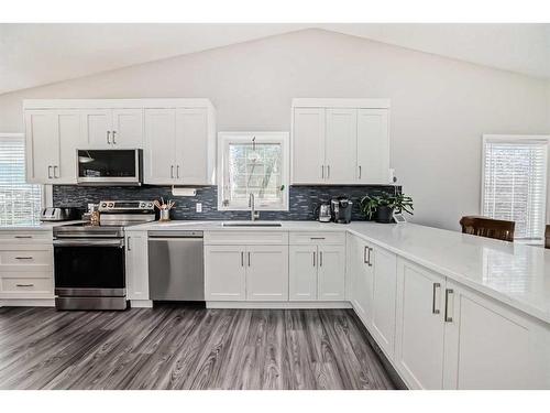 134 Bow Ridge Court, Cochrane, AB - Indoor Photo Showing Kitchen