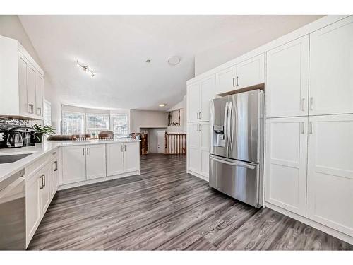 134 Bow Ridge Court, Cochrane, AB - Indoor Photo Showing Kitchen