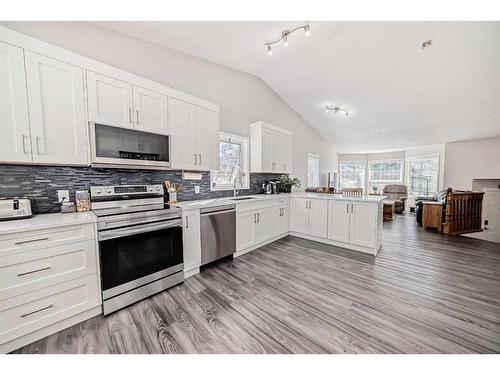 134 Bow Ridge Court, Cochrane, AB - Indoor Photo Showing Kitchen