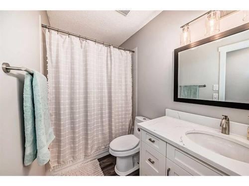 134 Bow Ridge Court, Cochrane, AB - Indoor Photo Showing Bathroom