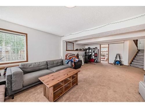 134 Bow Ridge Court, Cochrane, AB - Indoor Photo Showing Living Room