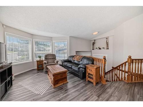 134 Bow Ridge Court, Cochrane, AB - Indoor Photo Showing Living Room