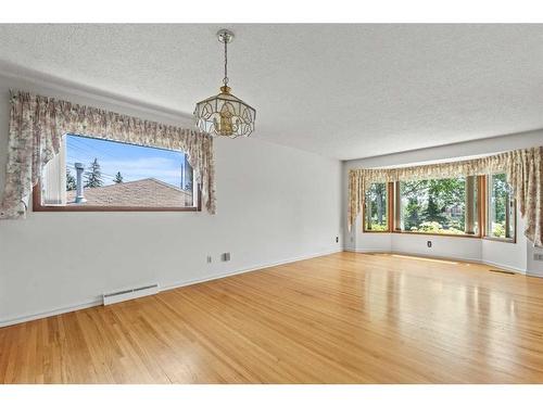 16 Trafford Place Nw, Calgary, AB - Indoor