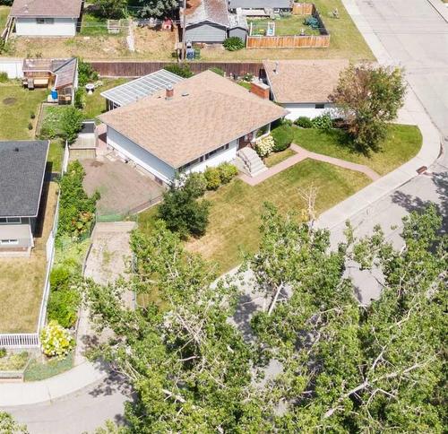 16 Trafford Place Nw, Calgary, AB - Outdoor With View