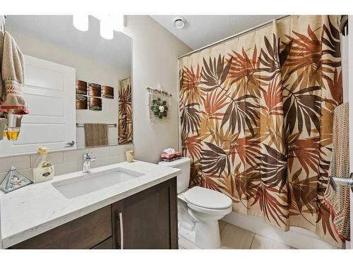 428 Cranford Mews Se, Calgary, AB - Indoor Photo Showing Bathroom