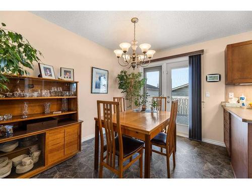 25 Beech Crescent, Olds, AB - Indoor Photo Showing Dining Room