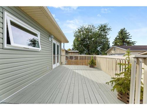 25 Beech Crescent, Olds, AB - Outdoor With Deck Patio Veranda With Exterior