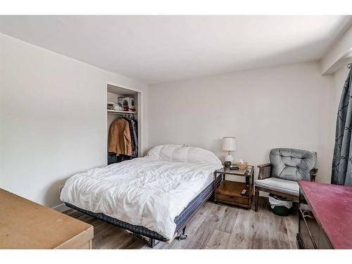 3911 Centre A Street Ne, Calgary, AB - Indoor Photo Showing Bedroom