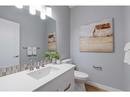 32 Walden Place Se, Calgary, AB - Indoor Photo Showing Bathroom