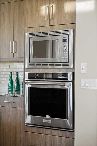 311 Silverado Crest Landing Sw, Calgary, AB - Indoor Photo Showing Kitchen