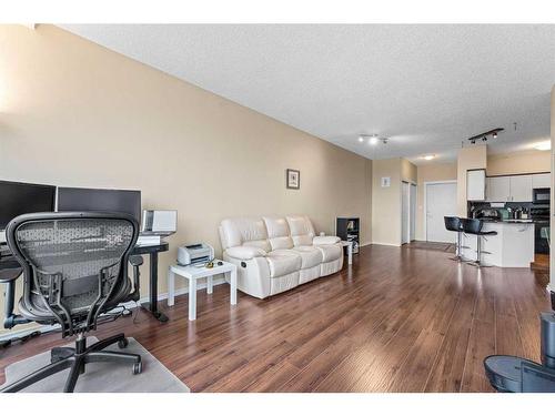 1217-8710 Horton Road Sw, Calgary, AB - Indoor