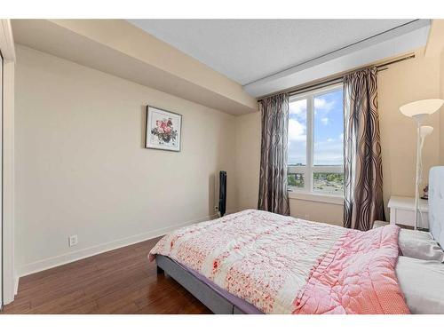 1217-8710 Horton Road Sw, Calgary, AB - Indoor Photo Showing Bedroom