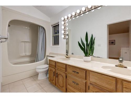 251209 Range Road 33, Rural Rocky View County, AB - Indoor Photo Showing Bathroom