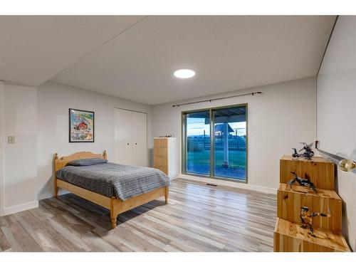 251209 Range Road 33, Rural Rocky View County, AB - Indoor Photo Showing Bedroom