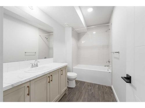 114 Finch Gardens Se, Calgary, AB - Indoor Photo Showing Bathroom