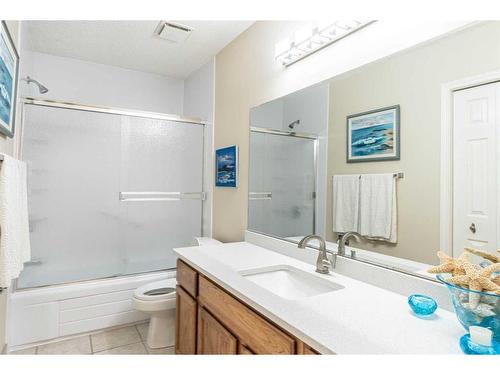 104 Millbank Close Sw, Calgary, AB - Indoor Photo Showing Bathroom