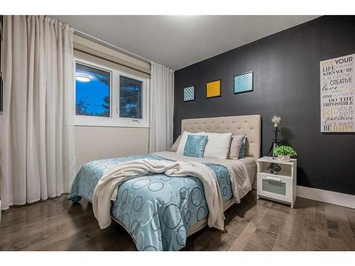 111 Lake Bonavista Drive Se, Calgary, AB - Indoor Photo Showing Bedroom