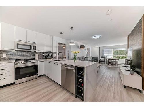 228-22 Richard Place Sw, Calgary, AB - Indoor Photo Showing Kitchen With Stainless Steel Kitchen With Upgraded Kitchen