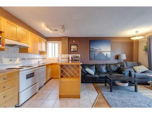 403-117 23 Avenue Sw, Calgary, AB - Indoor