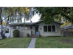 65 Hamlet Road SW Calgary, AB T2V 3C9