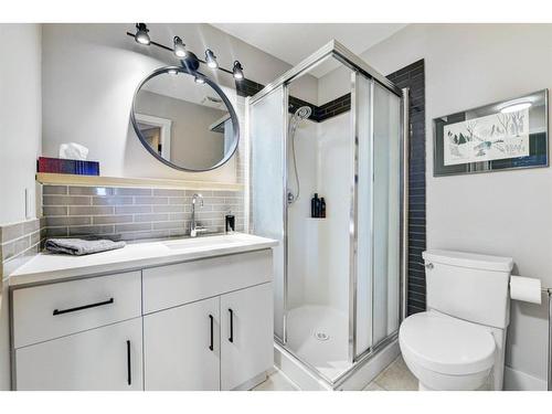 131-69 Springborough Court Sw, Calgary, AB - Indoor Photo Showing Bathroom