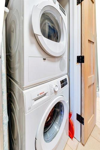 131-69 Springborough Court Sw, Calgary, AB - Indoor Photo Showing Laundry Room