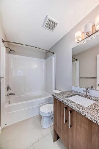 208-20 Sage Hill Terrace Nw, Calgary, AB - Indoor Photo Showing Bathroom