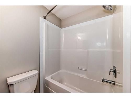 208-20 Sage Hill Terrace Nw, Calgary, AB - Indoor Photo Showing Bathroom