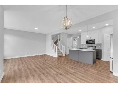 957 Cobblemore Common Sw, Airdrie, AB - Indoor Photo Showing Kitchen