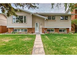 532 Queensland Circle SE Calgary, AB T2J 4P9