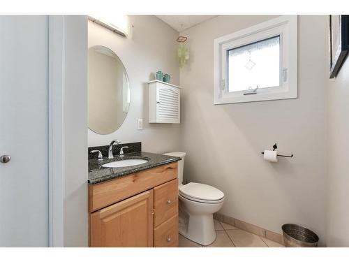 6724 Ranchview Drive Nw, Calgary, AB - Indoor Photo Showing Bathroom