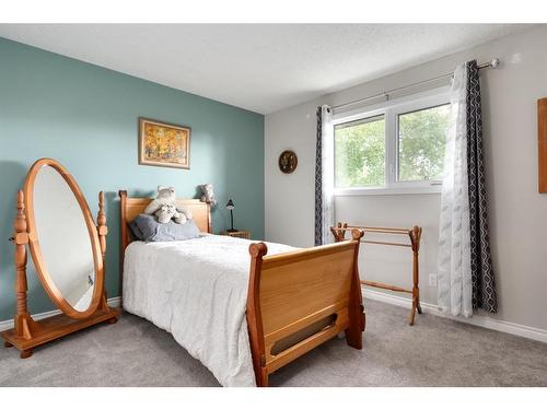 6724 Ranchview Drive Nw, Calgary, AB - Indoor Photo Showing Bedroom