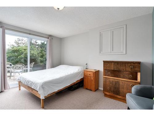 6724 Ranchview Drive Nw, Calgary, AB - Indoor Photo Showing Bedroom