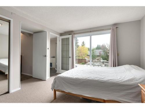 6724 Ranchview Drive Nw, Calgary, AB - Indoor Photo Showing Bedroom