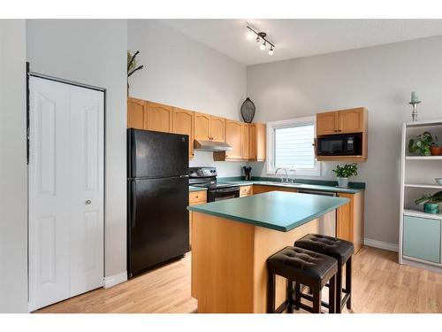 6724 Ranchview Drive Nw, Calgary, AB - Indoor Photo Showing Kitchen