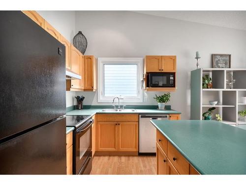 6724 Ranchview Drive Nw, Calgary, AB - Indoor Photo Showing Kitchen With Double Sink